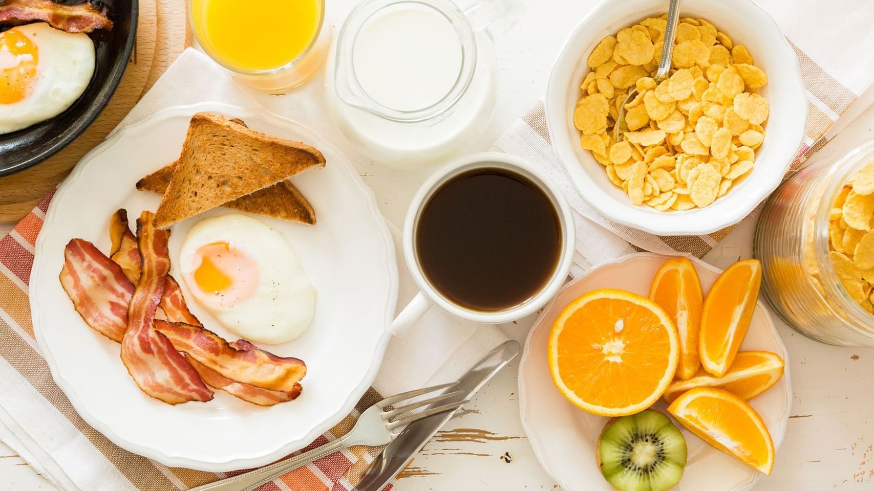 delicious-breakfast-wide.jpg