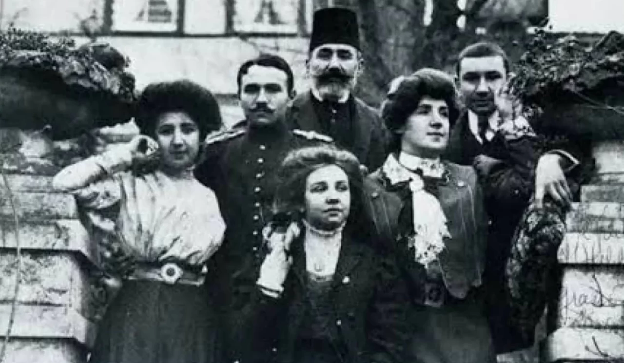 977-sakir-pasa-ailesi-dizisi-ve-mehmet-sakir-pasanin-hayati-jpg.webp