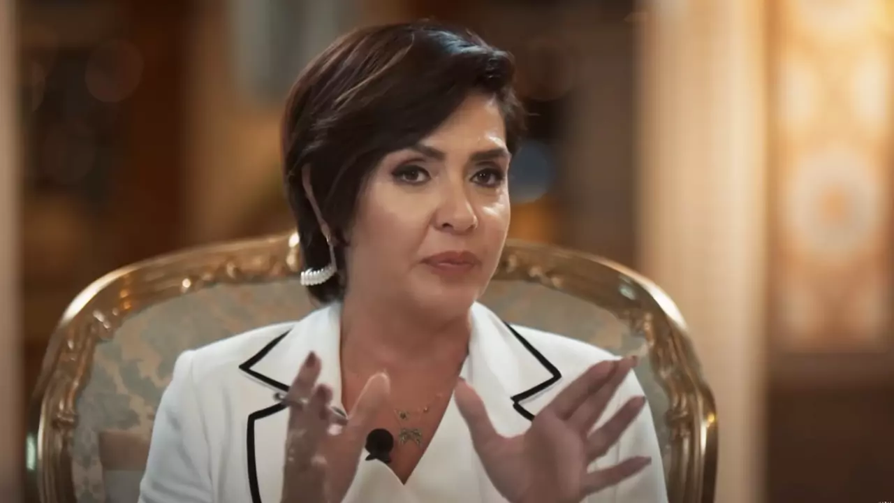 ozlem-gurses-kimdir-ve-nerelidir-babasi-kim-ozlem-gursesin-calistigi-kanallar-1733812187-5378-jpg.webp