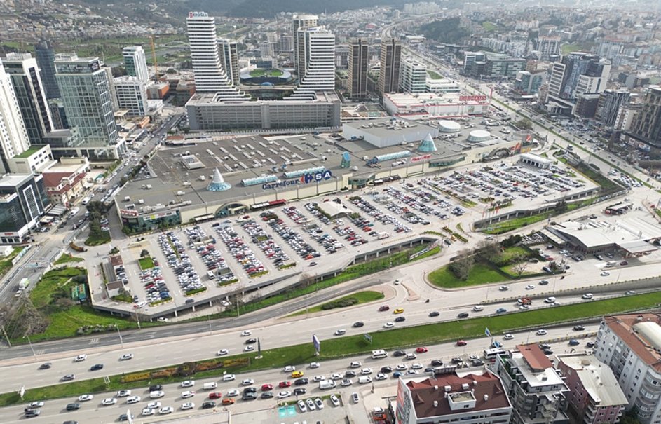 943x605-careforsa-bursa-avm-satildi-1720186628254.jpg