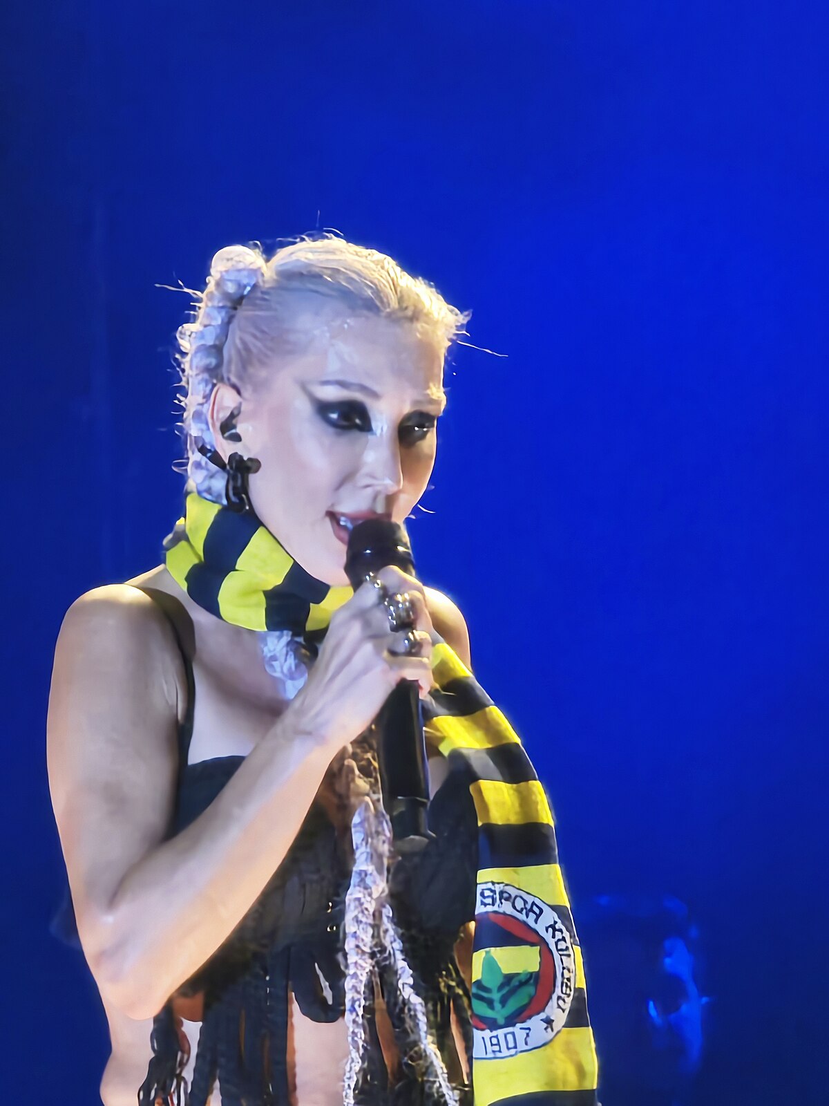hande-yener-iefte.jpg