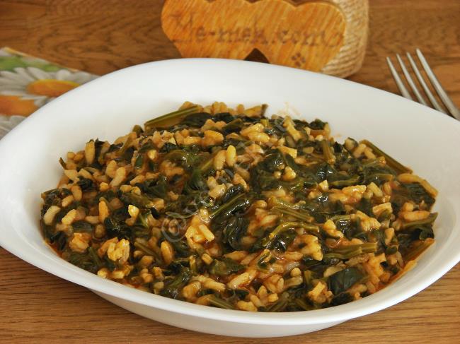 pirincli-ispanak-yemegi-resimli-yemek-tarifi11.jpg
