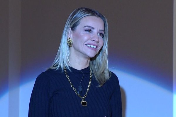 600x400-esra-erol-kimdir-1578649088982.jpg