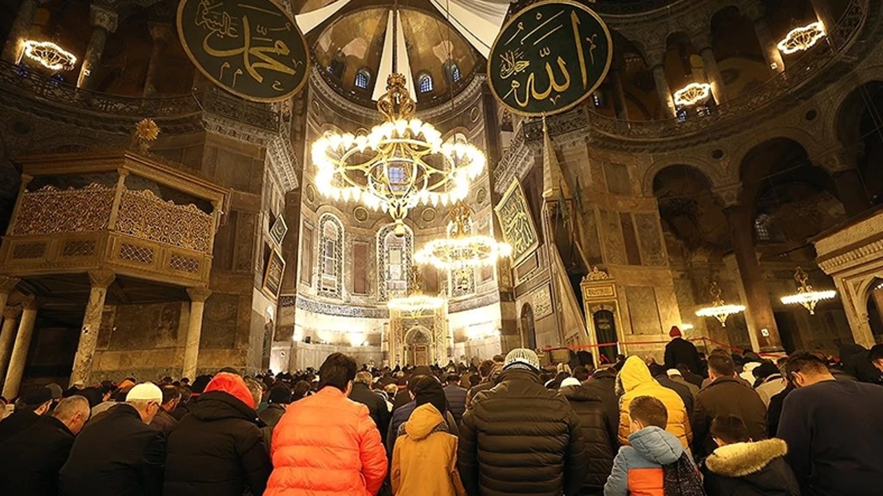 172-2025-mirac-kandili-ne-zaman-iste-tarih-ve-detaylar-jpg.webp