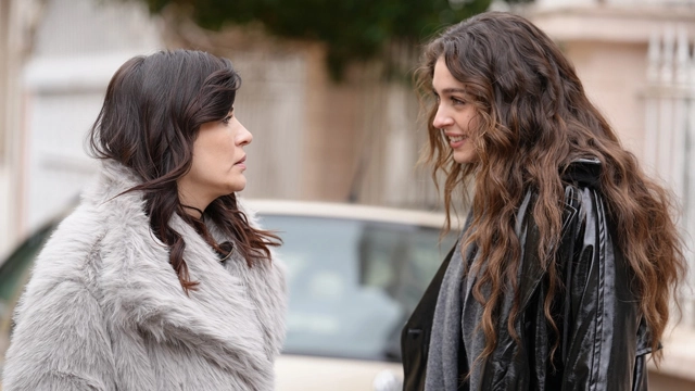 leyla-hayat-ask-adalet-7427-galeri-resim-d637ca77-d031-49c9-b7cb-c8b7466940d4-jpg.webp