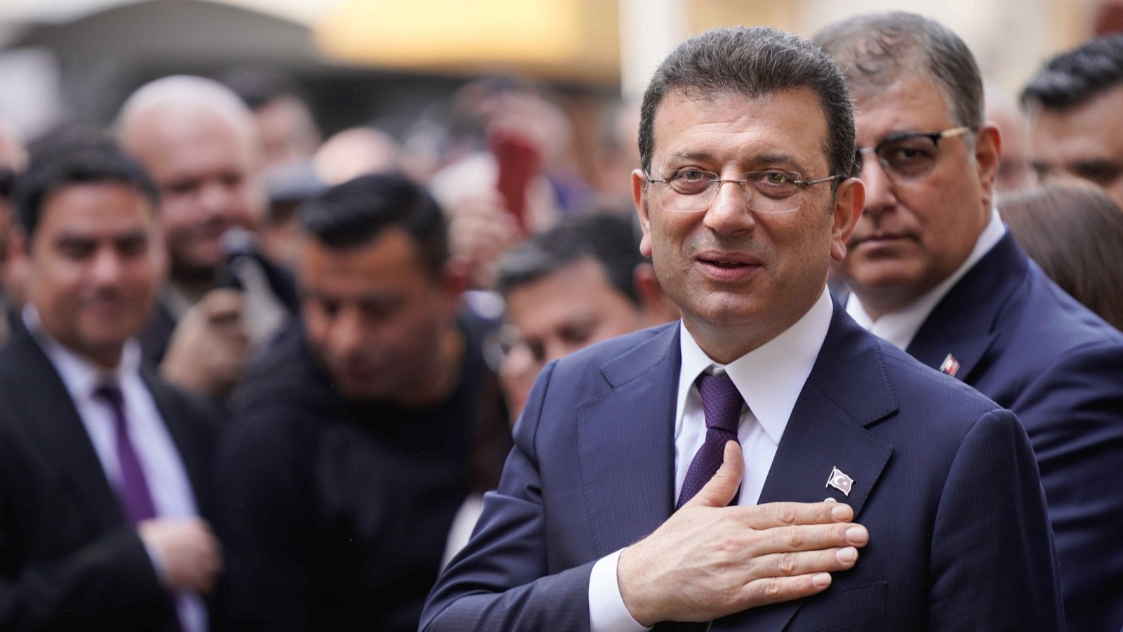 ibb-baskani-ekrem-imamoglu-tutuklandi-2025-03-23-11-45-46.jpeg