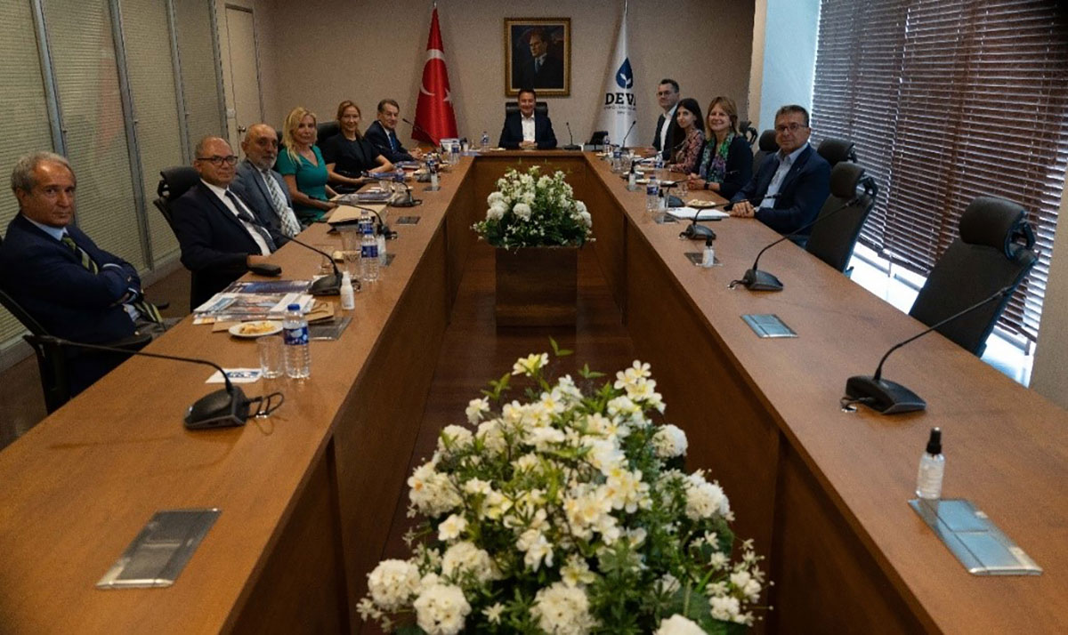 tbd-genel-baskani-sayin-rahmi-aktepe-ve-tbd-heyeti-deva-partisi-genel-baskani-sayin-ali-babacani-makaminda-ziyaret-etti-01.jpg