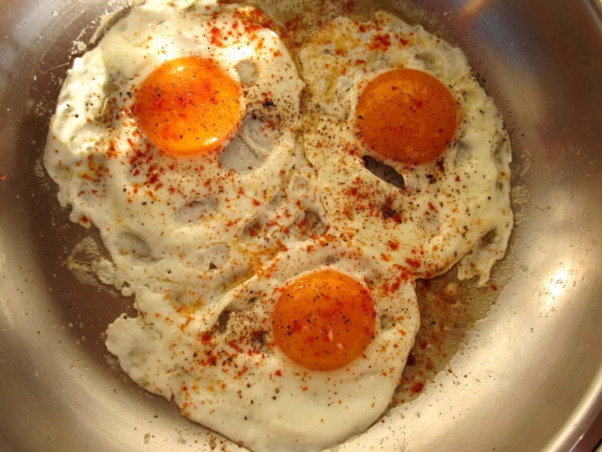 sahanda-yumurta.jpg