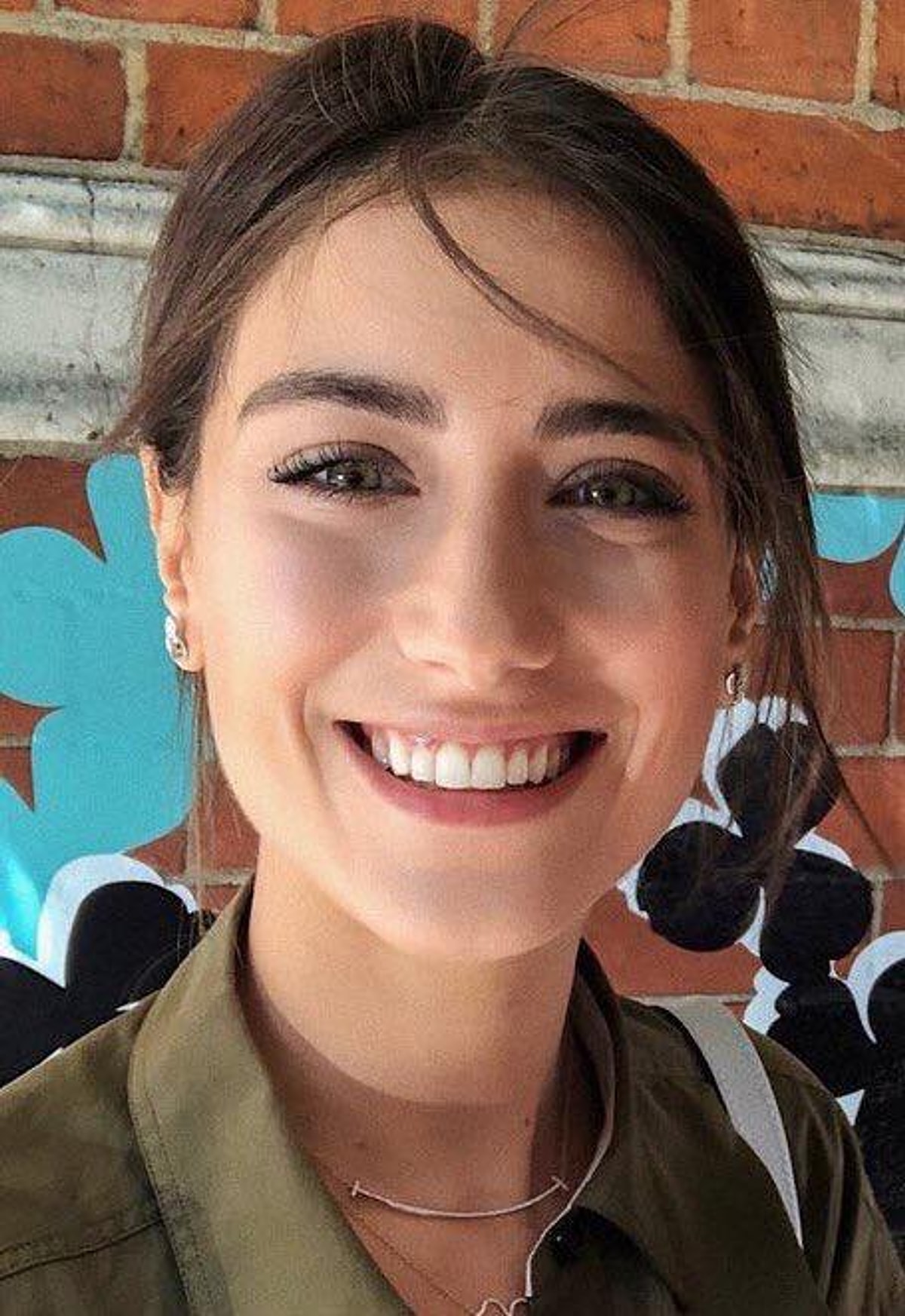 hazal-kaya-2.jpg