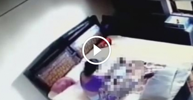 Yatak odasına kamera yerleştiren kocaya şok