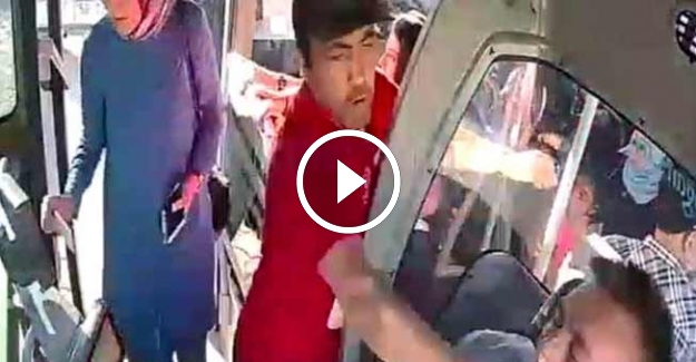 Yolcu otobüsünde tekmeli tokatlı kavga...