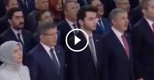 Gelecek Partisi kurucusu İsmail Günaçar'ın İstaklal marşı okumadığı anlar