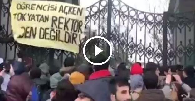 İÜ'de yemek zammını protesto eden öğrencilere copla müdahale