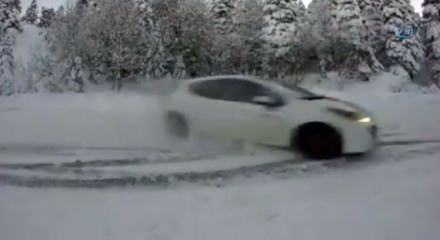 Buz üstünde ralli şov