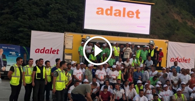 Adalet Yürüşçüleri emekçi alkışladı, onlar da İzmir Marşı ile karşılık verdi