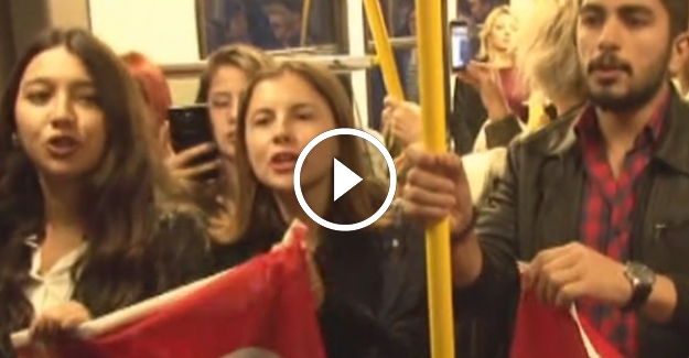 Atatürkçü gençlerden İzmir metrosunda 10. yıl marşı!
