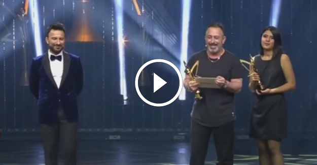Cem Yılmaz'dan geceye damga vuran Tarkan esprisi