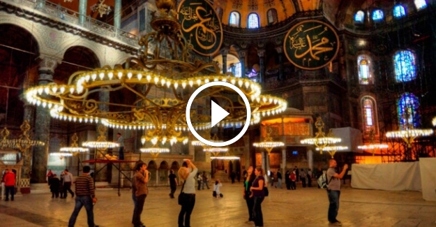 Ayasofya'da ezan okuyup namaz kıldılar